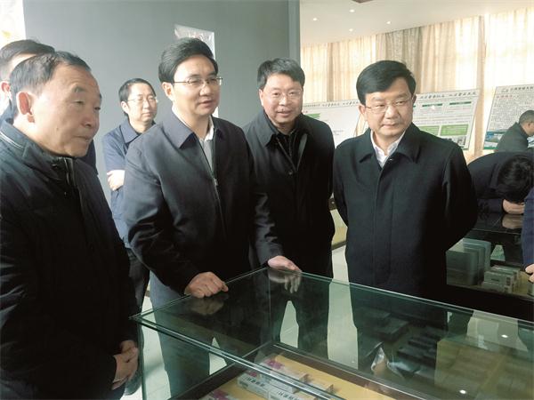 �������������� ץס���� ��׼��λ����������������ɫ���Ʋ�ҵ